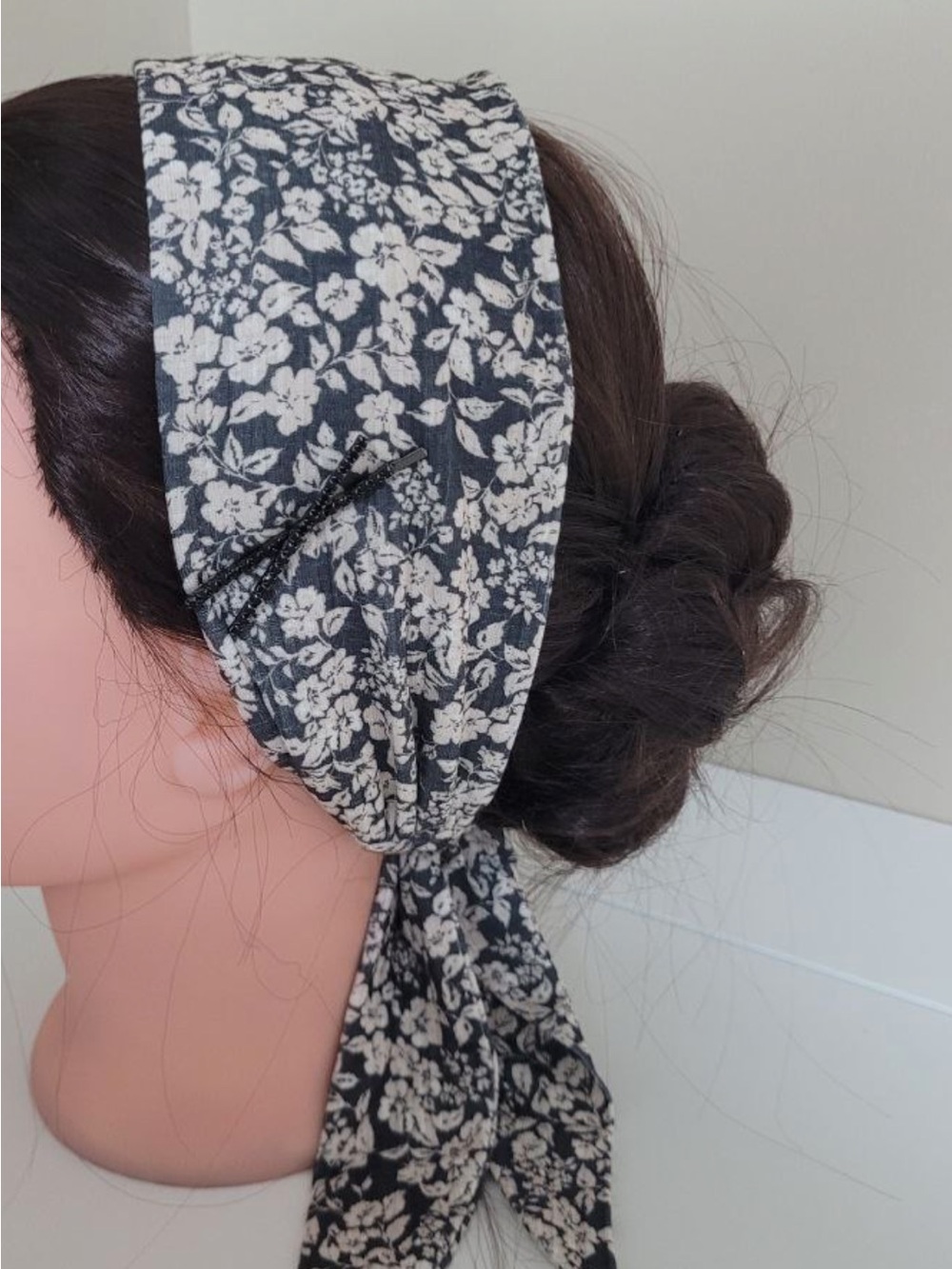 Floral Print Wide Headband Scarf - Black and White